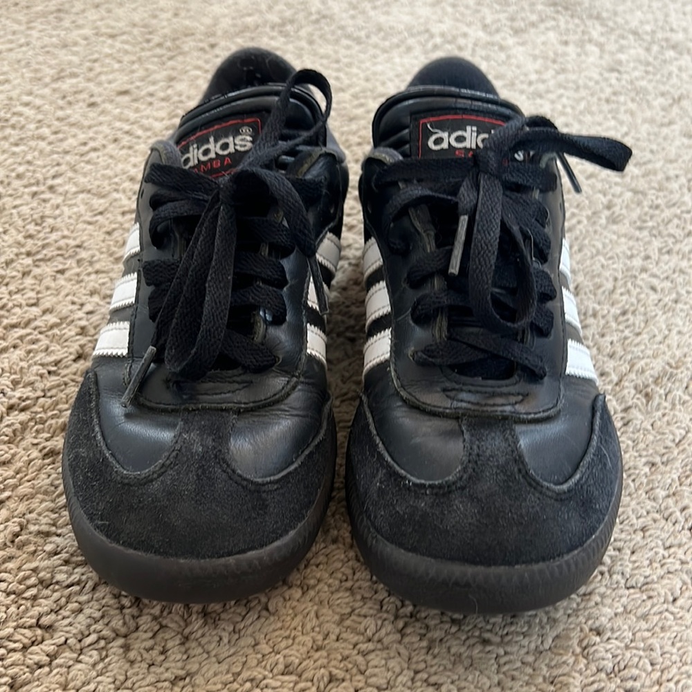 Youth Adidas Sambas - Size Boys 2.5